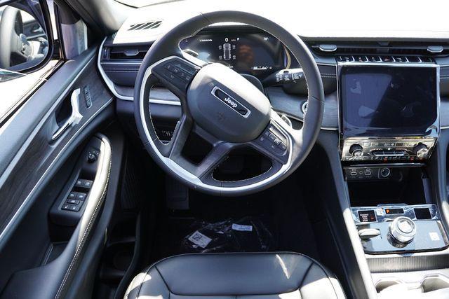 new 2025 Jeep Grand Cherokee car, priced at $44,087