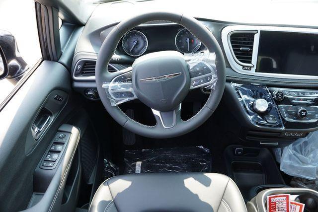 new 2025 Chrysler Pacifica car, priced at $41,150