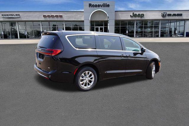 new 2025 Chrysler Pacifica car, priced at $41,150