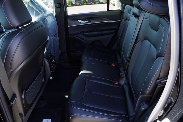 new 2025 Jeep Grand Cherokee car, priced at $44,270
