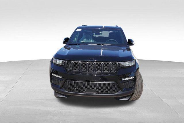 new 2025 Jeep Grand Cherokee car, priced at $42,727