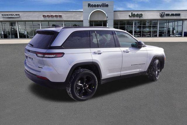 new 2025 Jeep Grand Cherokee car, priced at $43,820