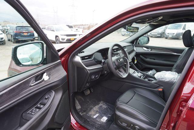 new 2025 Jeep Grand Cherokee L car, priced at $49,169