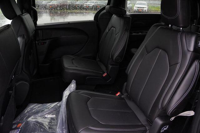 new 2025 Chrysler Pacifica car, priced at $38,571