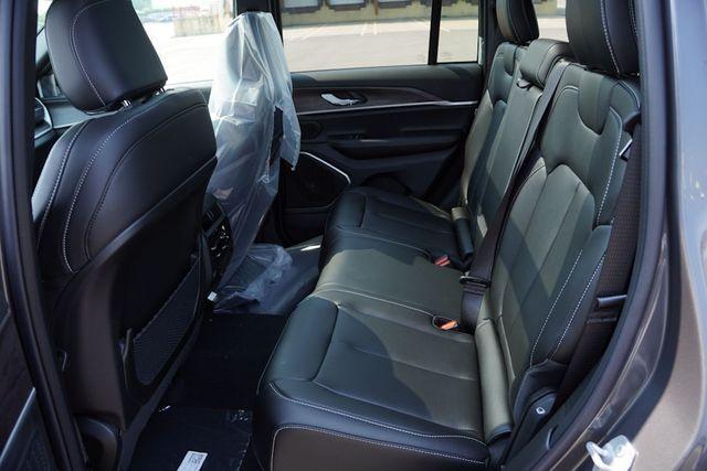 new 2025 Jeep Grand Cherokee car, priced at $46,003