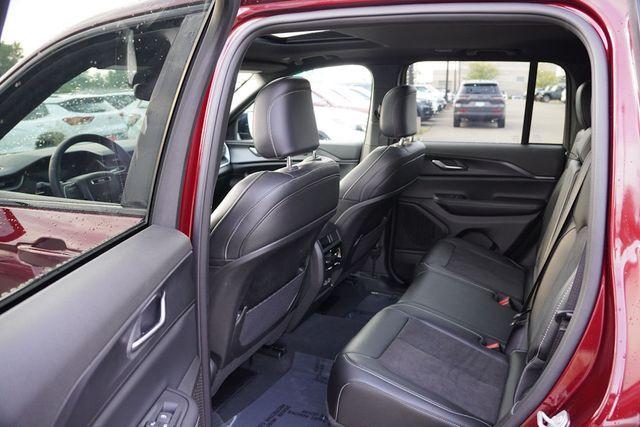 used 2024 Jeep Grand Cherokee car, priced at $34,994