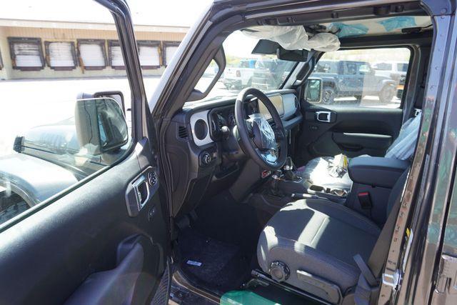 new 2025 Jeep Gladiator car, priced at $48,981