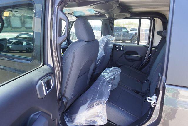 new 2025 Jeep Gladiator car, priced at $48,981