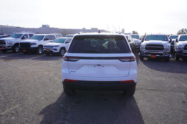 new 2025 Jeep Grand Cherokee car, priced at $39,575