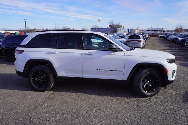 new 2025 Jeep Grand Cherokee car, priced at $39,575