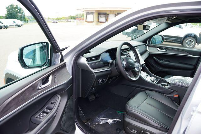 new 2025 Jeep Grand Cherokee car, priced at $44,087