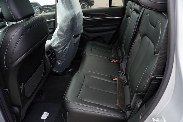 new 2025 Jeep Grand Cherokee car, priced at $44,087