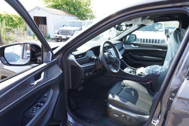 new 2024 Jeep Grand Cherokee car, priced at $42,771