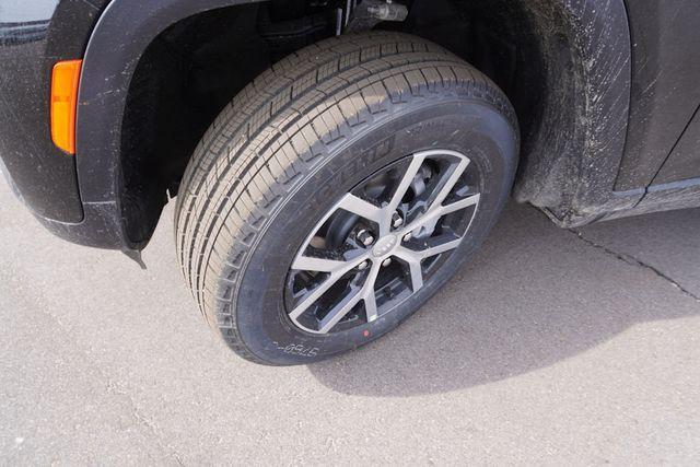 new 2025 Jeep Grand Cherokee car, priced at $42,449