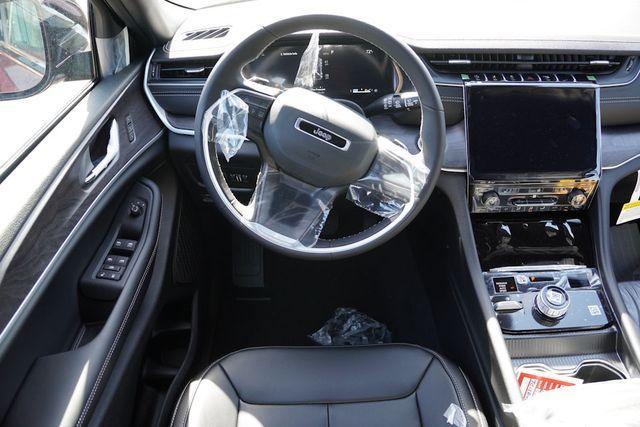 new 2025 Jeep Grand Cherokee car, priced at $40,398