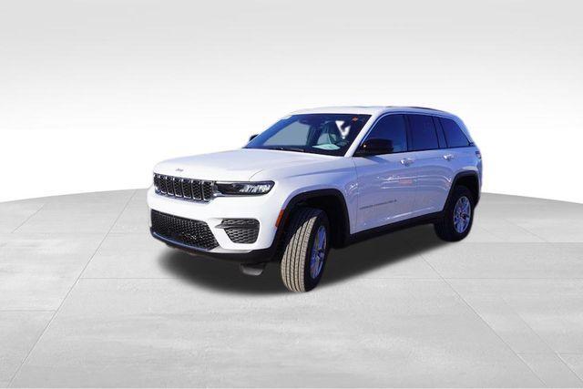 new 2025 Jeep Grand Cherokee car, priced at $34,017