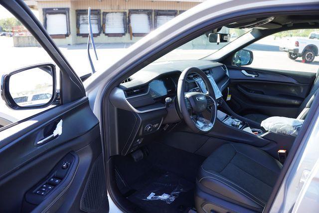 new 2025 Jeep Grand Cherokee car, priced at $41,388