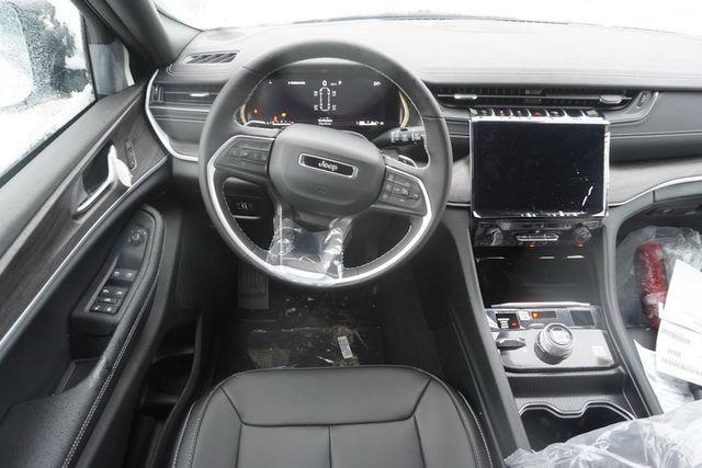 new 2025 Jeep Grand Cherokee L car, priced at $44,031