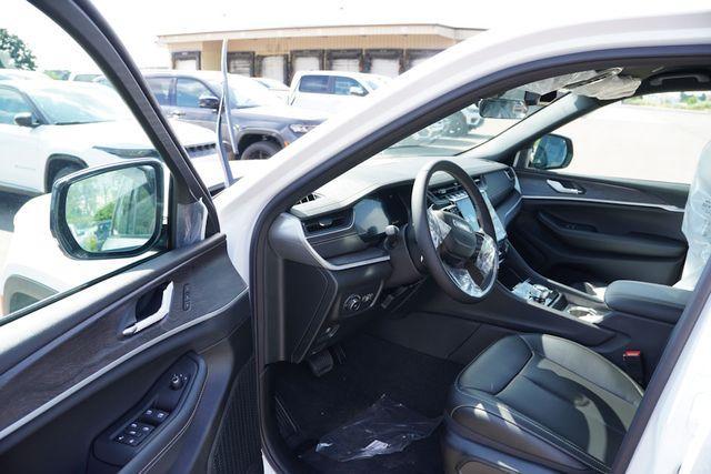 new 2025 Jeep Grand Cherokee car, priced at $41,581