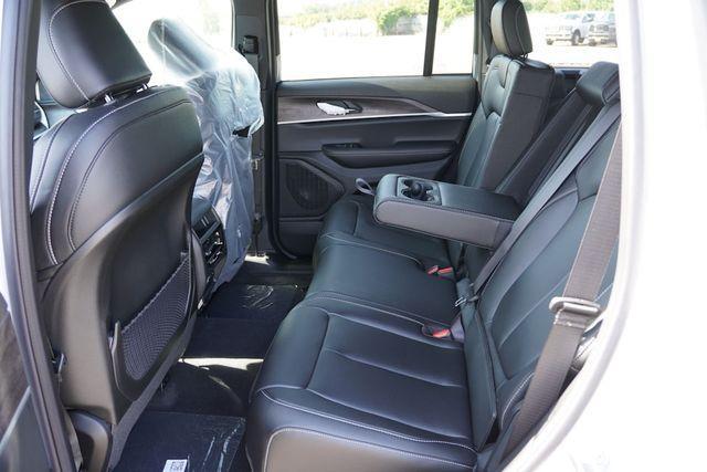 new 2025 Jeep Grand Cherokee car, priced at $43,790