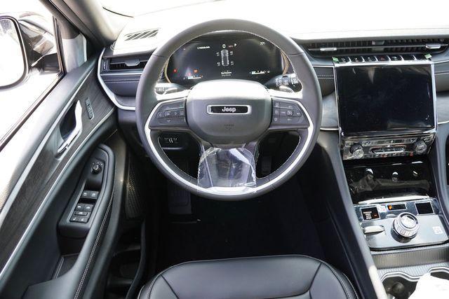 new 2025 Jeep Grand Cherokee car, priced at $43,790
