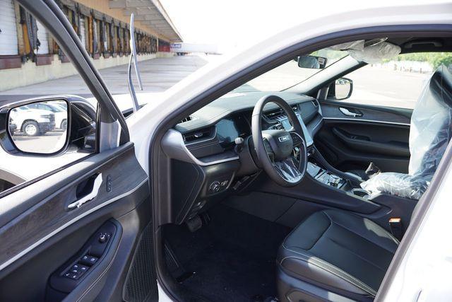new 2025 Jeep Grand Cherokee car, priced at $43,790