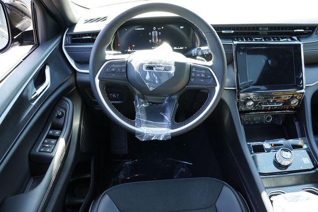 new 2025 Jeep Grand Cherokee car, priced at $40,888