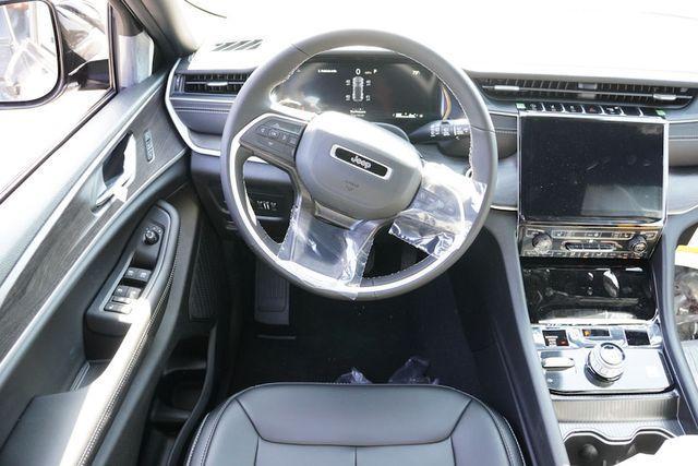 new 2025 Jeep Grand Cherokee car, priced at $44,308