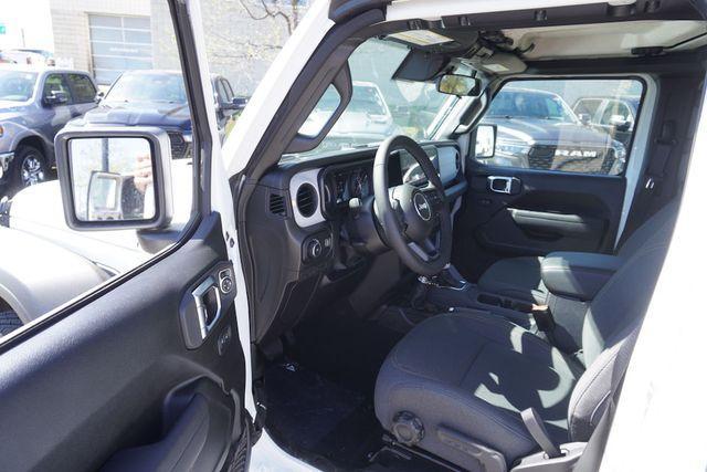 new 2025 Jeep Wrangler car, priced at $45,016