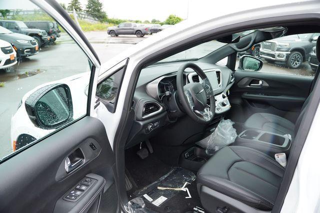 new 2026 Chrysler Pacifica car, priced at $39,586