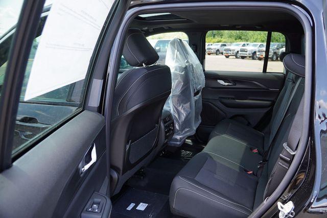 new 2025 Jeep Grand Cherokee car, priced at $37,818