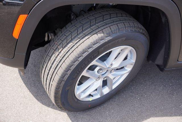 new 2025 Jeep Grand Cherokee car, priced at $37,818