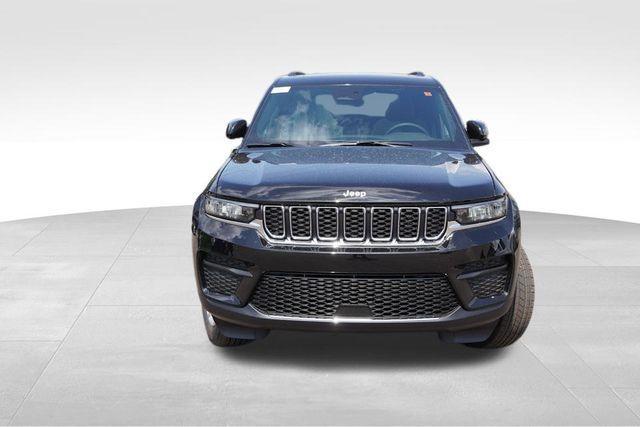 new 2025 Jeep Grand Cherokee car, priced at $37,818