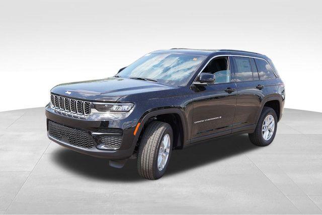 new 2025 Jeep Grand Cherokee car, priced at $37,818