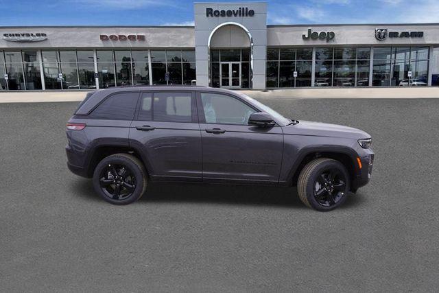 new 2025 Jeep Grand Cherokee car, priced at $43,321