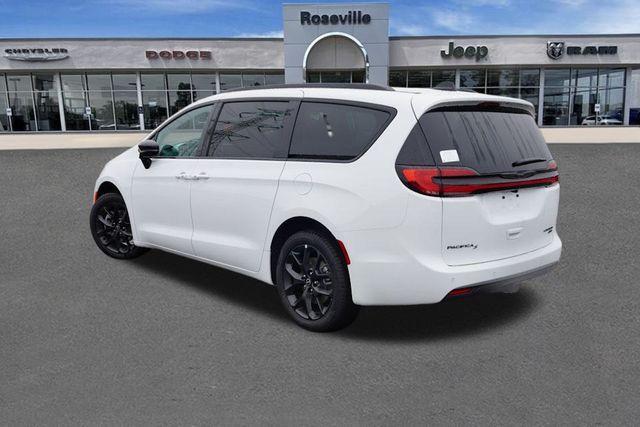 new 2026 Chrysler Pacifica car, priced at $51,953