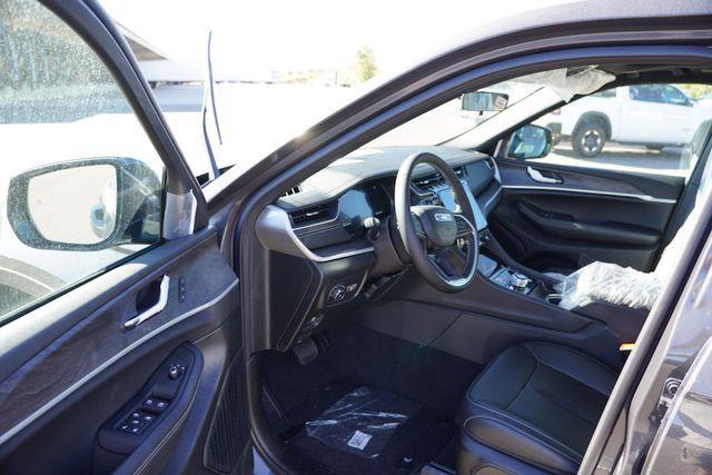 new 2025 Jeep Grand Cherokee car, priced at $43,862