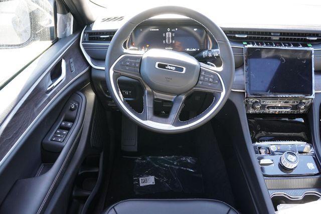 new 2025 Jeep Grand Cherokee car, priced at $43,862