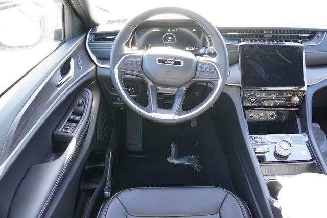 new 2025 Jeep Grand Cherokee car, priced at $43,524