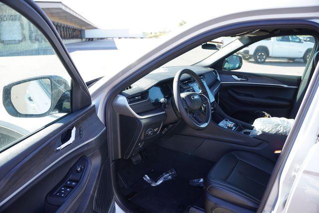 new 2025 Jeep Grand Cherokee car, priced at $43,524