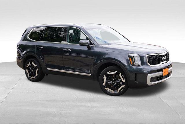 used 2024 Kia Telluride car, priced at $35,978