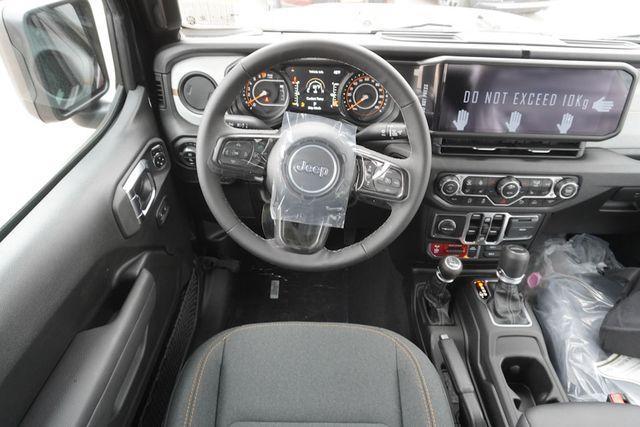 new 2025 Jeep Gladiator car, priced at $44,703