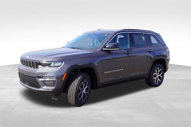 new 2025 Jeep Grand Cherokee car, priced at $40,380