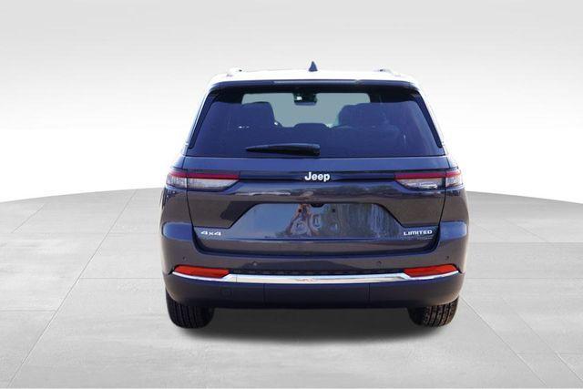 new 2025 Jeep Grand Cherokee car, priced at $40,380