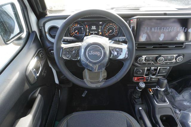 new 2025 Jeep Gladiator car, priced at $42,884