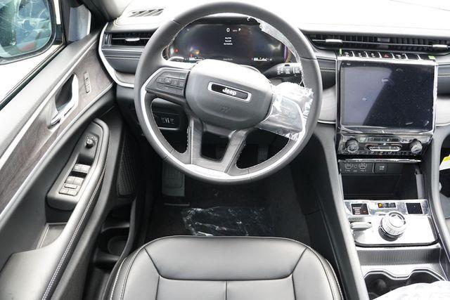 new 2025 Jeep Grand Cherokee car, priced at $44,212