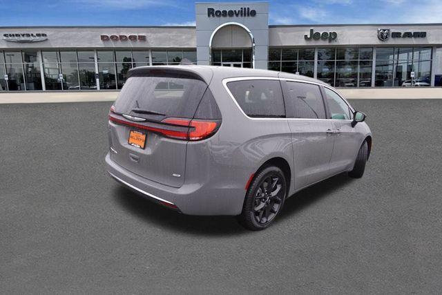 new 2025 Chrysler Pacifica car, priced at $42,816