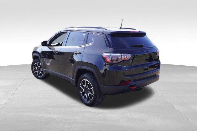 new 2024 Jeep Compass car, priced at $28,205