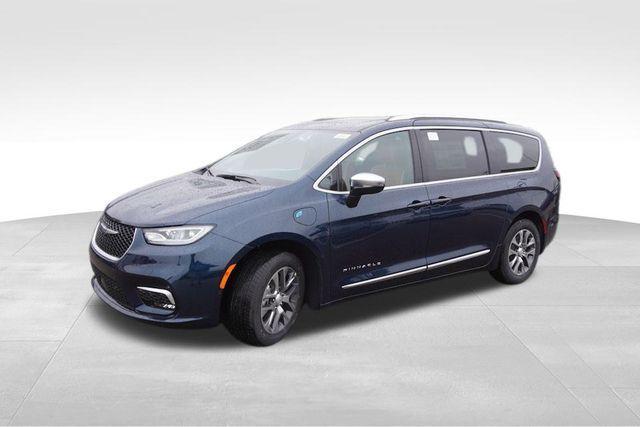 new 2025 Chrysler Pacifica Hybrid car, priced at $46,720