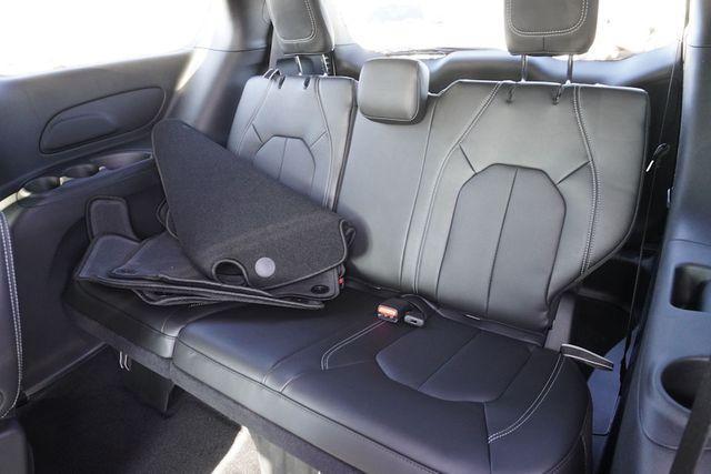 new 2025 Chrysler Pacifica car, priced at $40,684